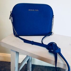 💙🔥 Authentic Michael Kors Cross Body Purse!